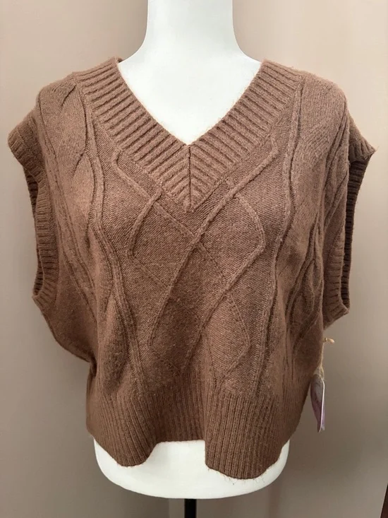 Women's Ribbed Knit Vest - Picture 1 of 6